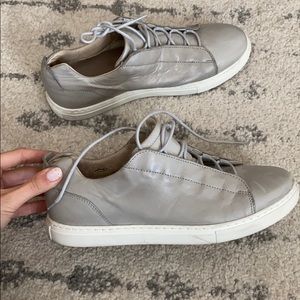 GREY LEATHER SNEAKS